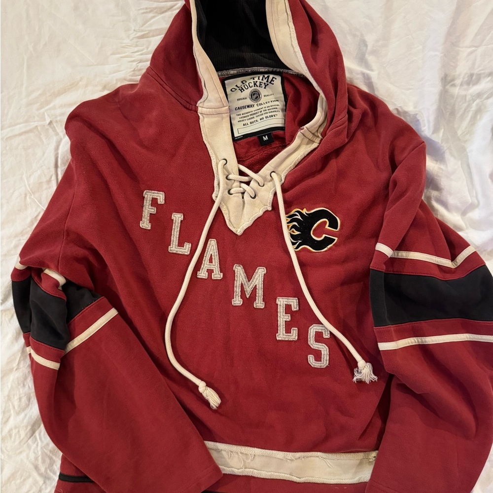 Calgary Flames Vintage NHL Old Time Hockey Jersey Hoodie Size M